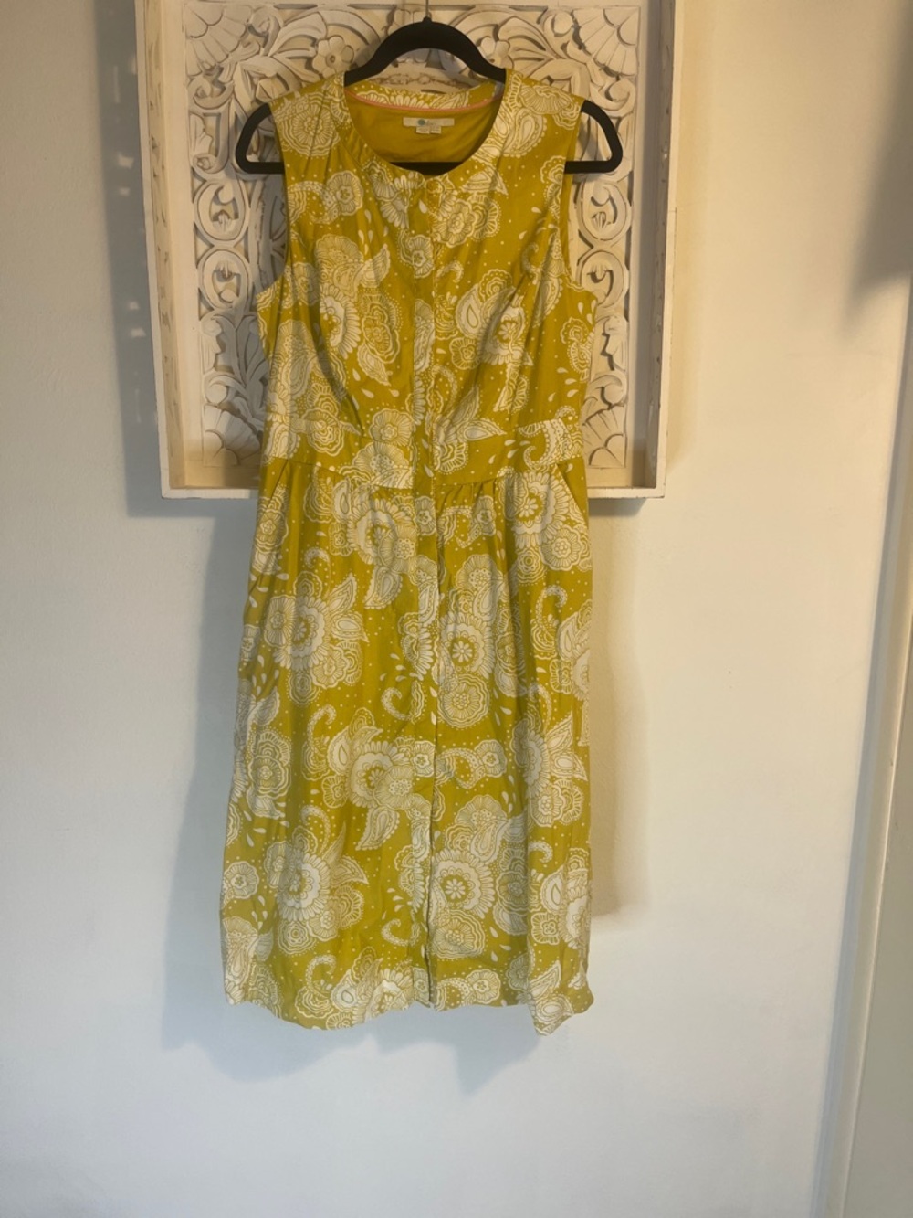 Boded Sleeveless Midi Dress with Pockets